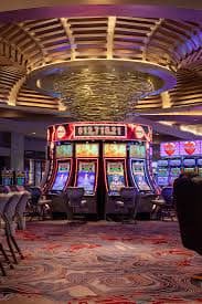 Dashboard multi-olahraga dan live dealer kartu bet